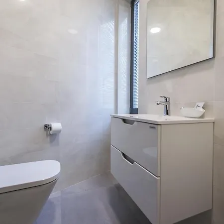 Villa Contemporary Nada With Pool And Sauna *