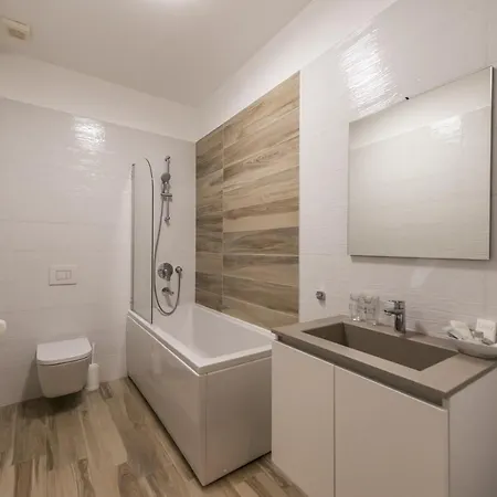 Contemporary Nada With Pool And Sauna Tinjan