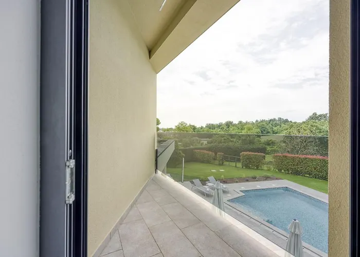Βίλα Contemporary Nada With Pool And Sauna *