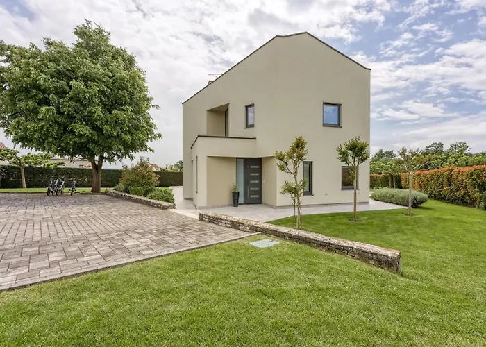 Contemporary Nada With Pool And Sauna Βίλα