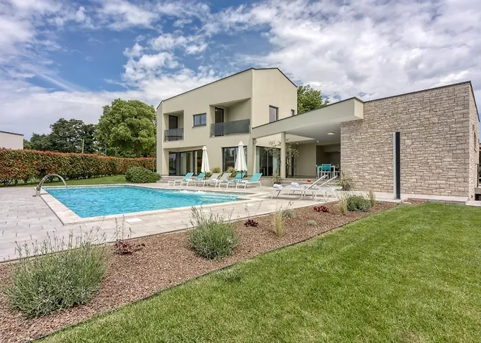 Contemporary Nada With Pool And Sauna Βίλα *